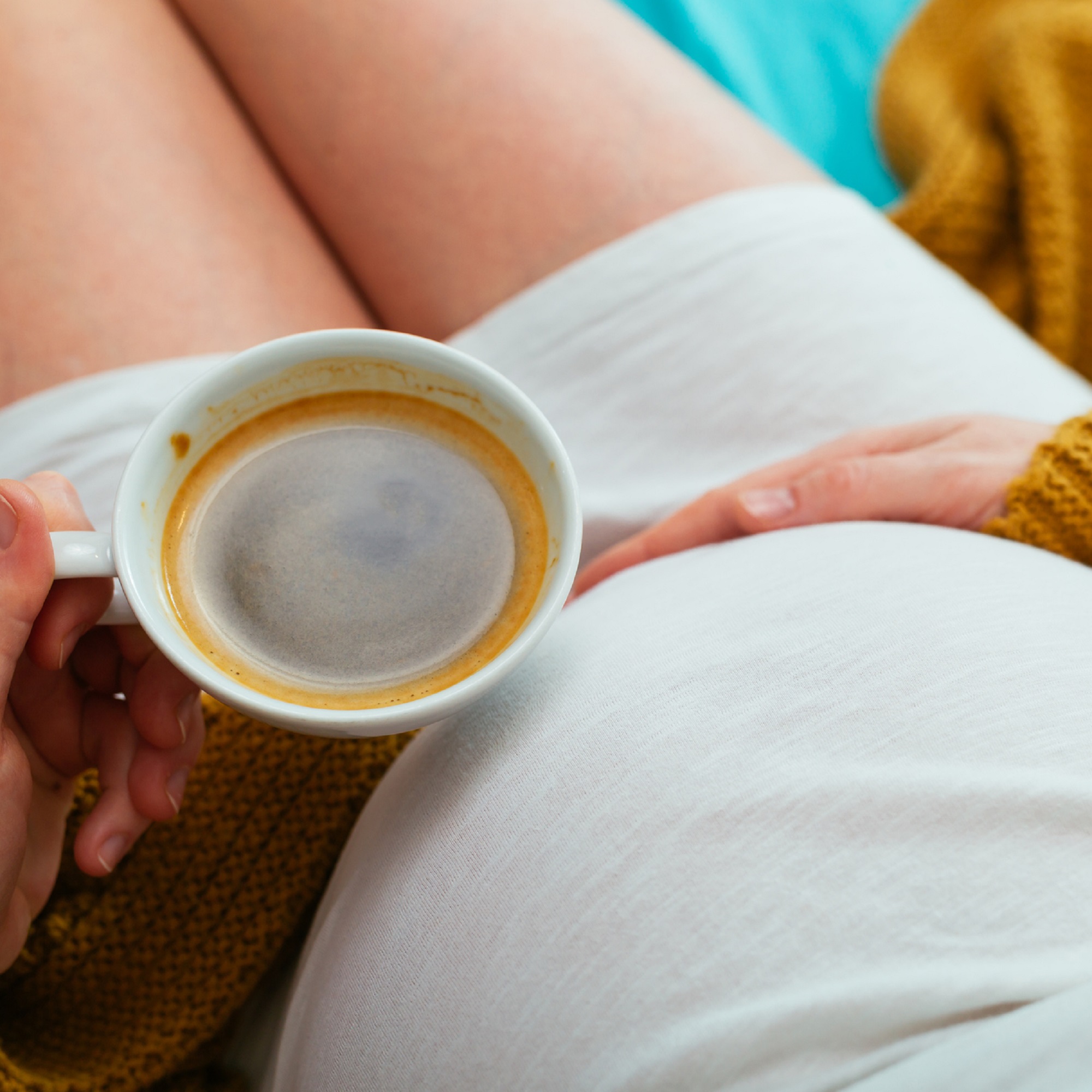 妊娠中のコーヒーはNG？カフェインによる影響や代替品を解説